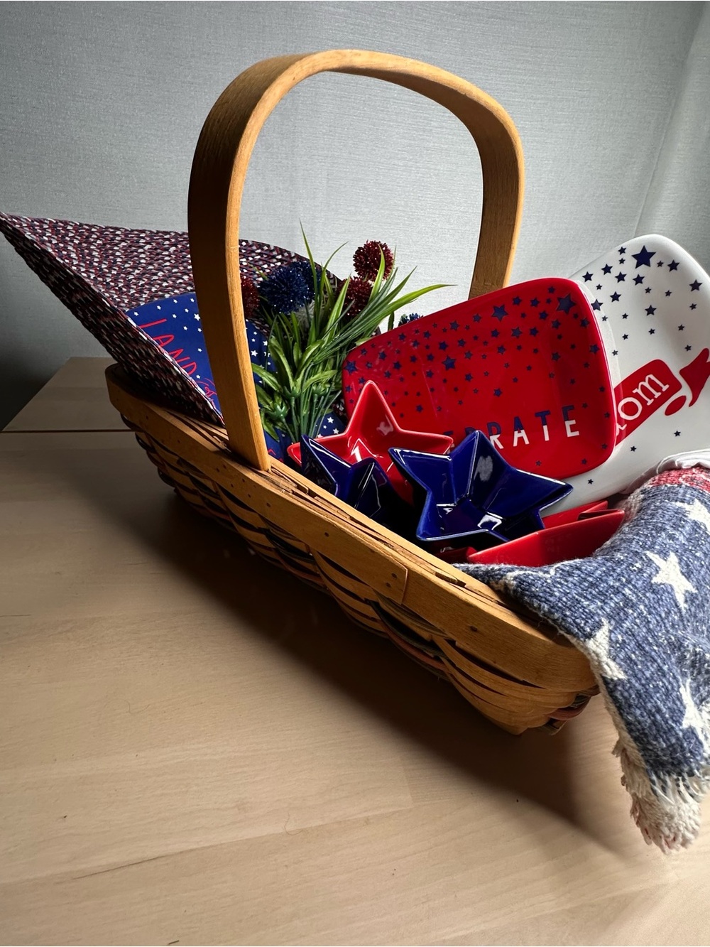 4th of July Picnic Basket - Picture 14 of 16